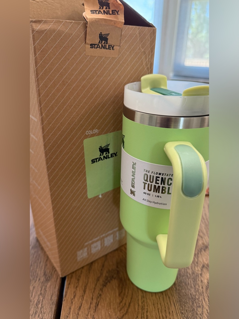 Stanley The Quencher H2.0 40 oz FlowState Tumbler Dune 10-10824-159671